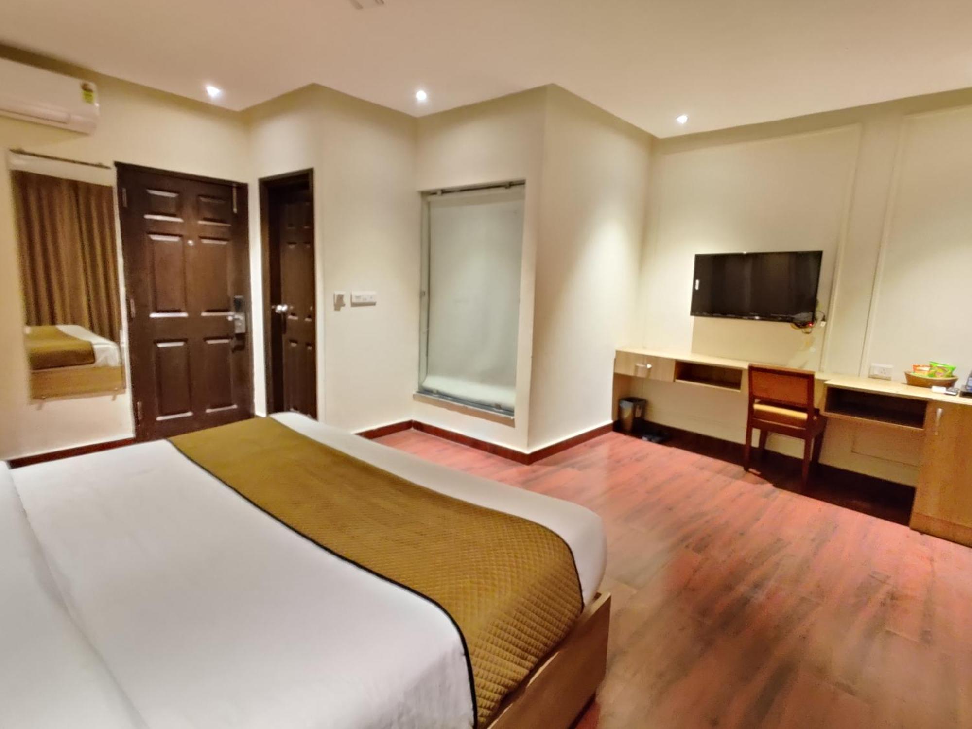 Hotel Dua Grand By Dua Hospitality -300 Meters From Golden Temple Amritsar Bagian luar foto